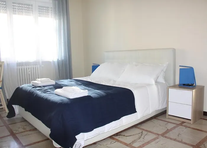 Lotus Nocleg ze śniadaniem Mediolan