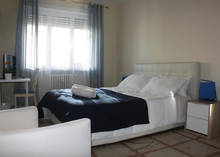 Lotus Nocleg ze śniadaniem 5*