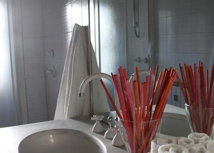 Lotus Nocleg ze śniadaniem Mediolan