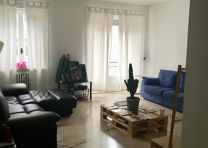 Lotus Nocleg ze śniadaniem 5*